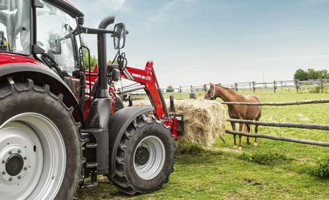 Traktorius Case IH Luxxum serijos pritaikytas gyvūnų šėrimui