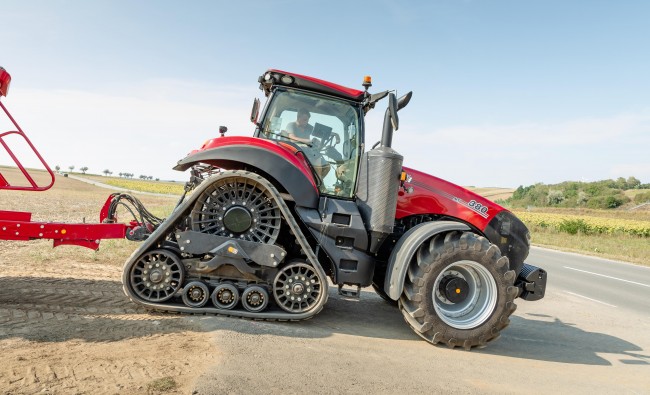 Traktorius Case IH Magnum AFS Connect™ Rowtrac serijos pasižymi manevringumu