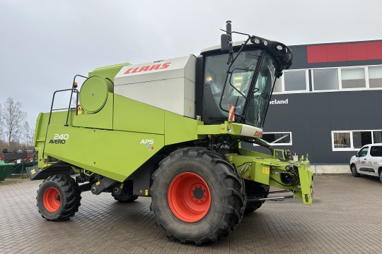 Claas Avero 240