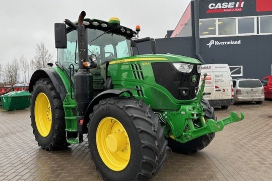 John Deere 6215R