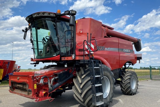 Naudotas kombainas Case IH 8230