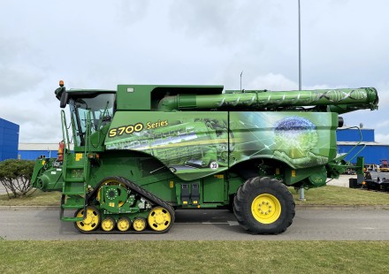 John Deere S790