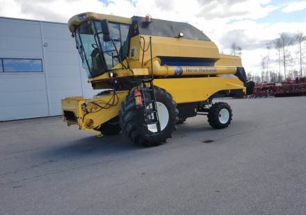 New Holland kombains TC5070