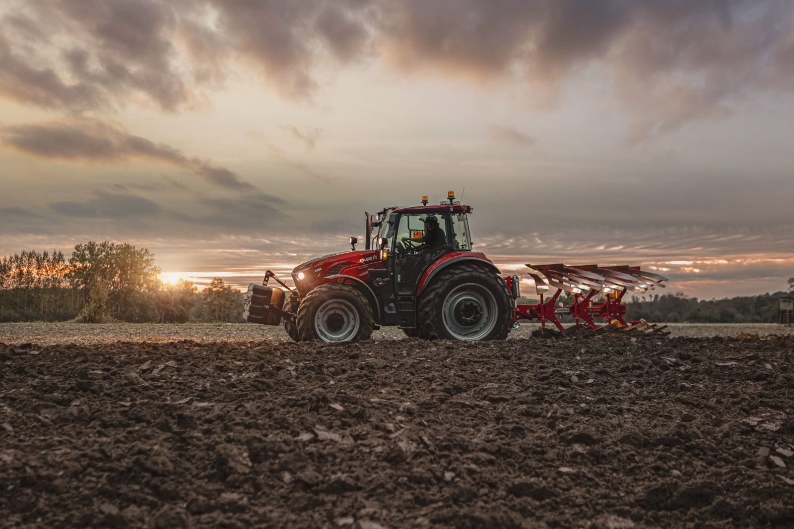 Case IH uuendas oma Farmall C seeria traktorit